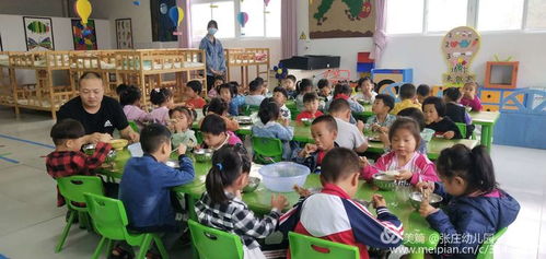 食品安全,常抓不懈 航空港区张庄幼儿园食品安全检查记实