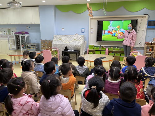 红灯绿灯眨眼睛 幼儿交通安全启蒙活动实践